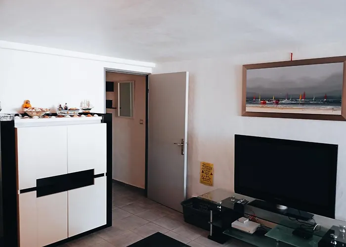 Grand Proche Port Et Plages, 6 à 8 Pers, 3 Chambres, Climatisé *