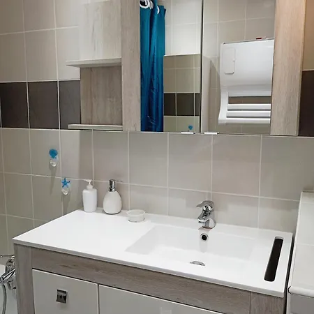 Grand Proche Port Et Plages, 6 A 8 Pers, 3 Chambres, Climatise Apartament