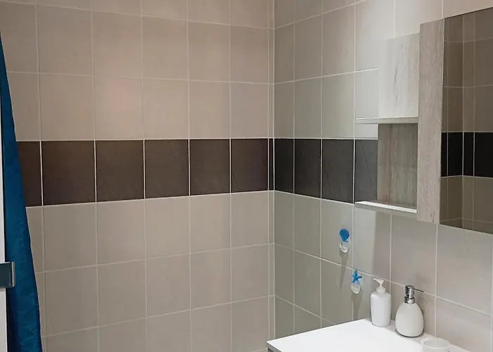 Grand Proche Port Et Plages, 6 A 8 Pers, 3 Chambres, Climatise Apartment